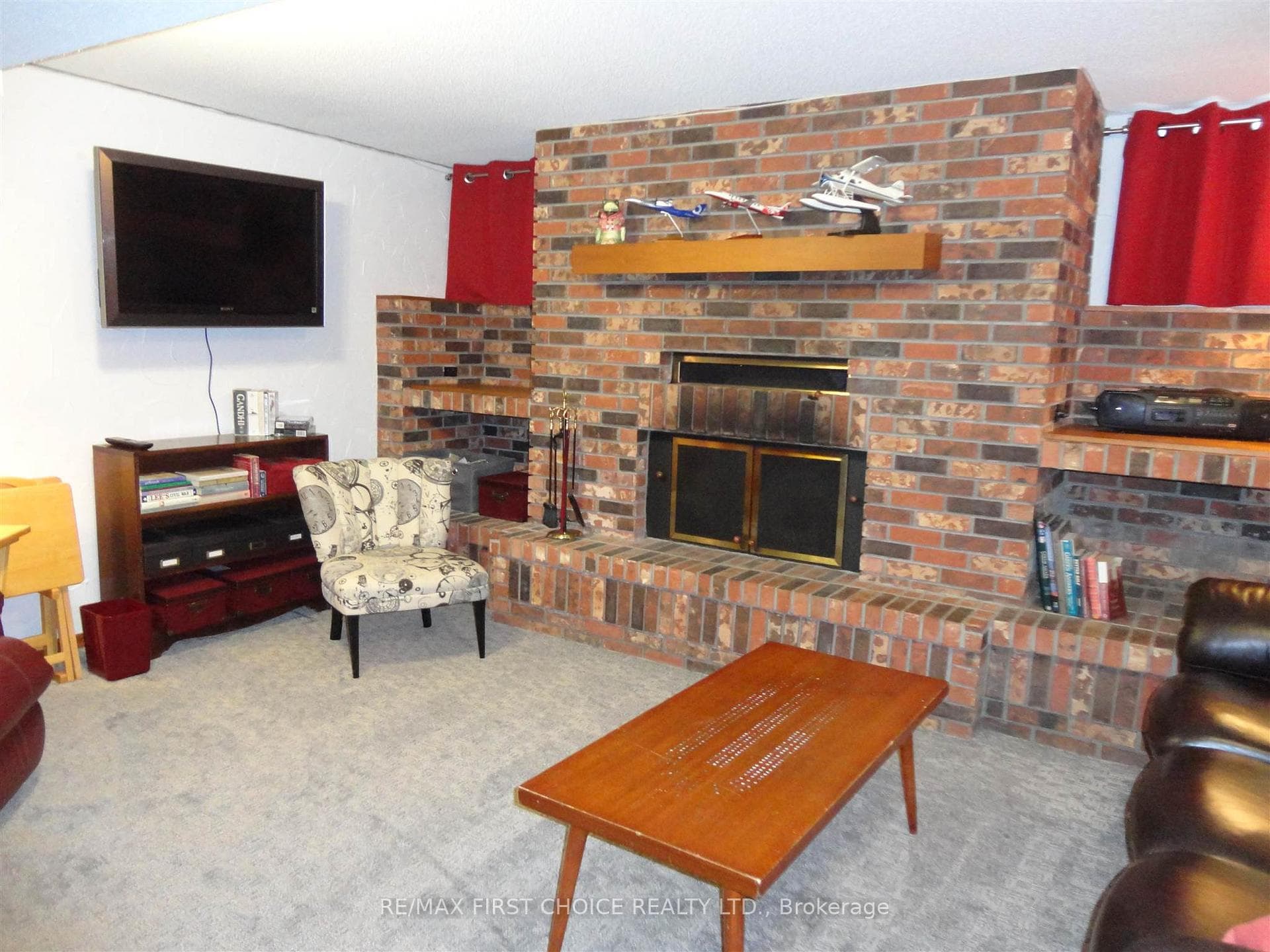 288 Fairbank Place photo 21