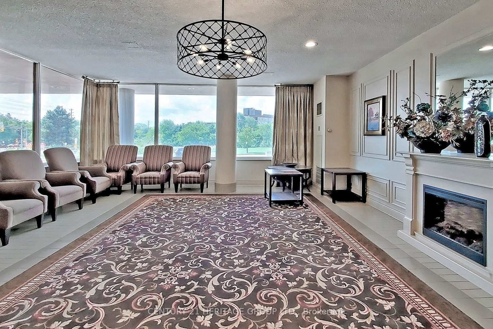 326 Major Mackenzie Drive Unit 622 photo 4