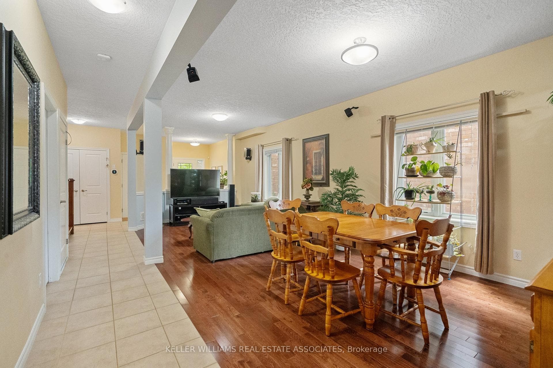 95 Yates Avenue photo 9