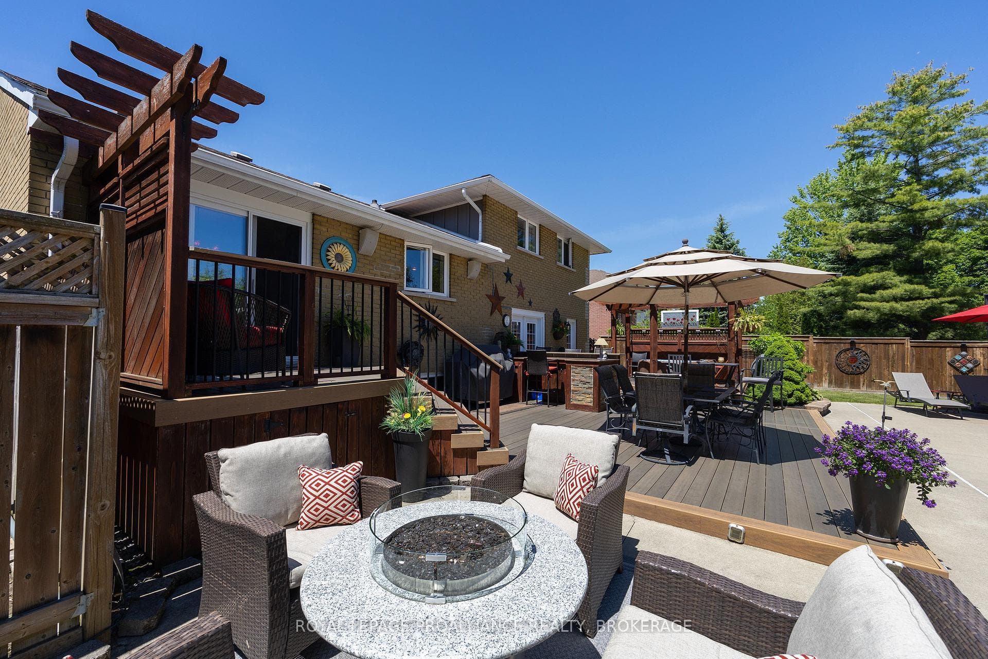 317 Avenue Road photo 12