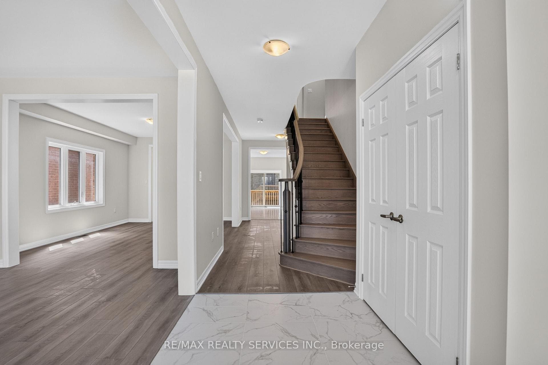 244 Warden Street photo 6