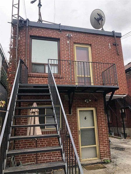 955 Dovercourt Road Unit Upper photo 34