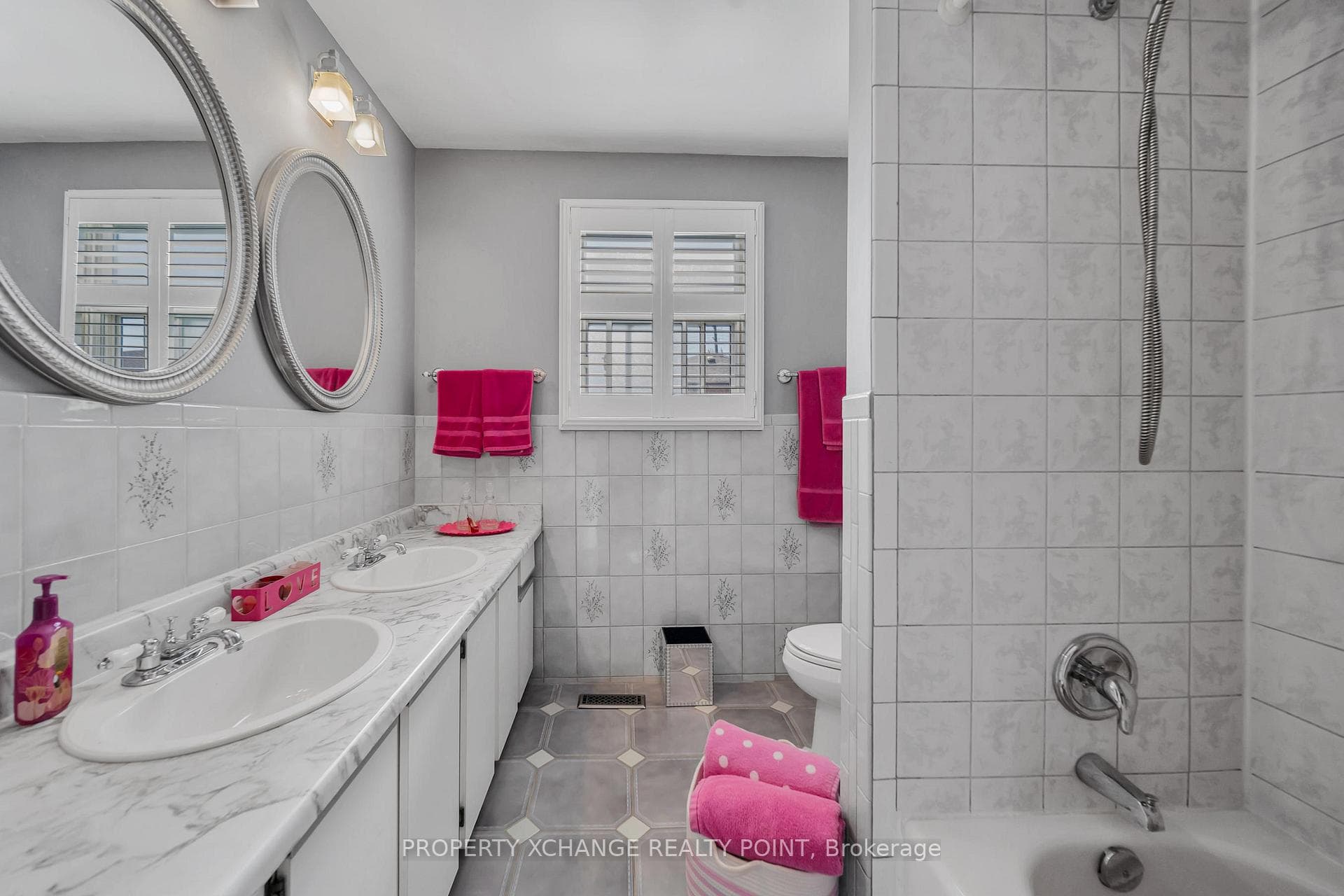 64 Braymore Boulevard photo 30