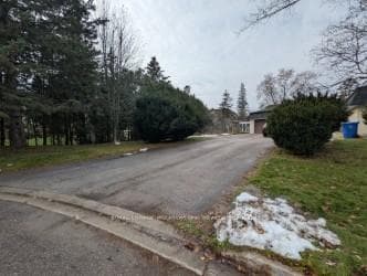 14 Valleycrest Drive Unit Lower photo 17