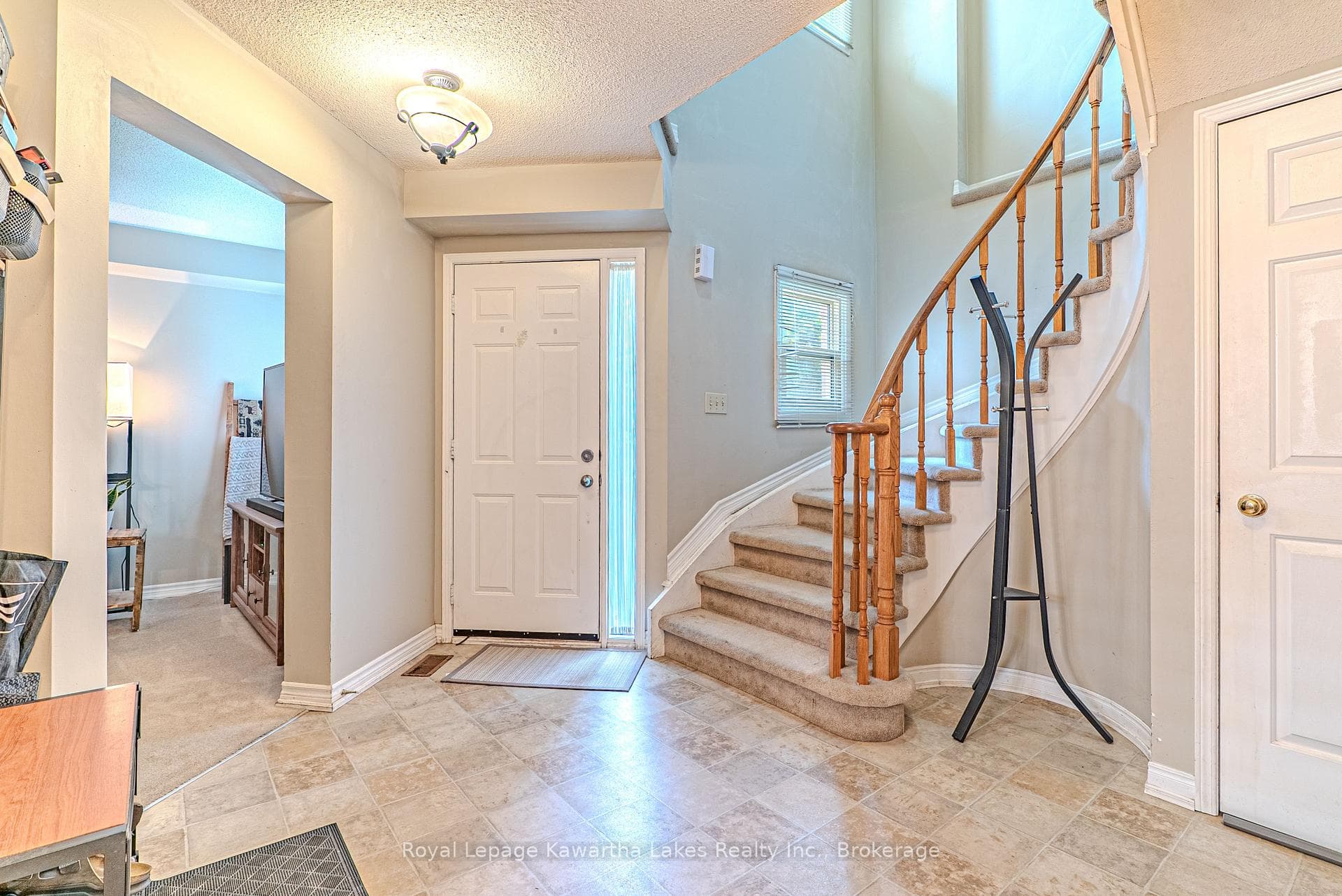 38 Lipton Crescent photo 6