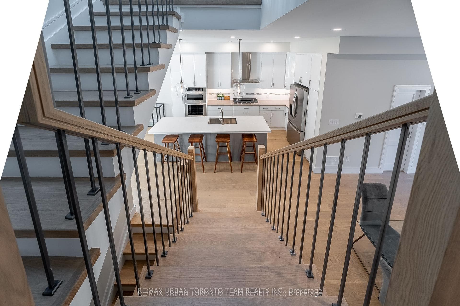 141 Kalmar Avenue photo 17