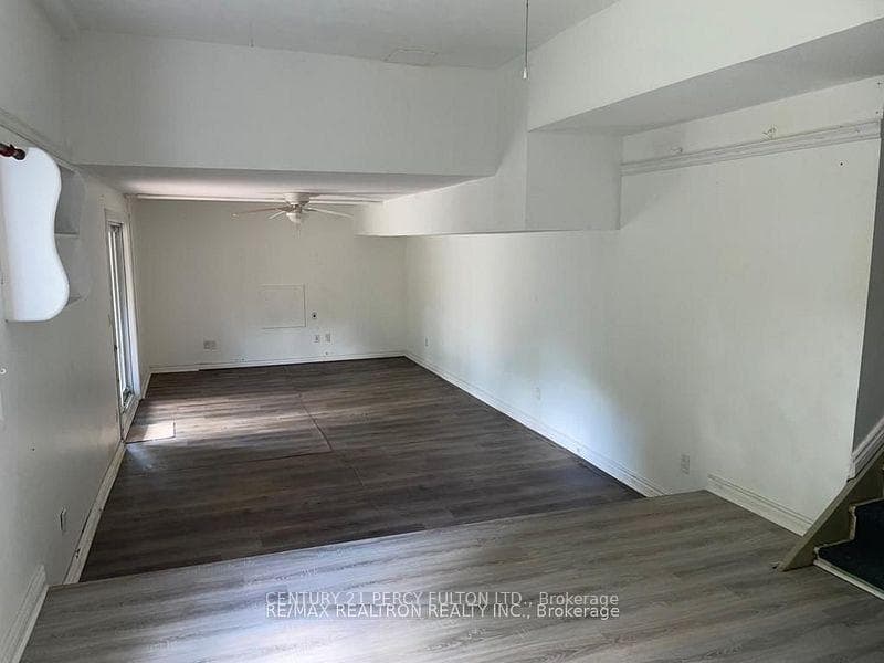542 Dianne Drive photo 16