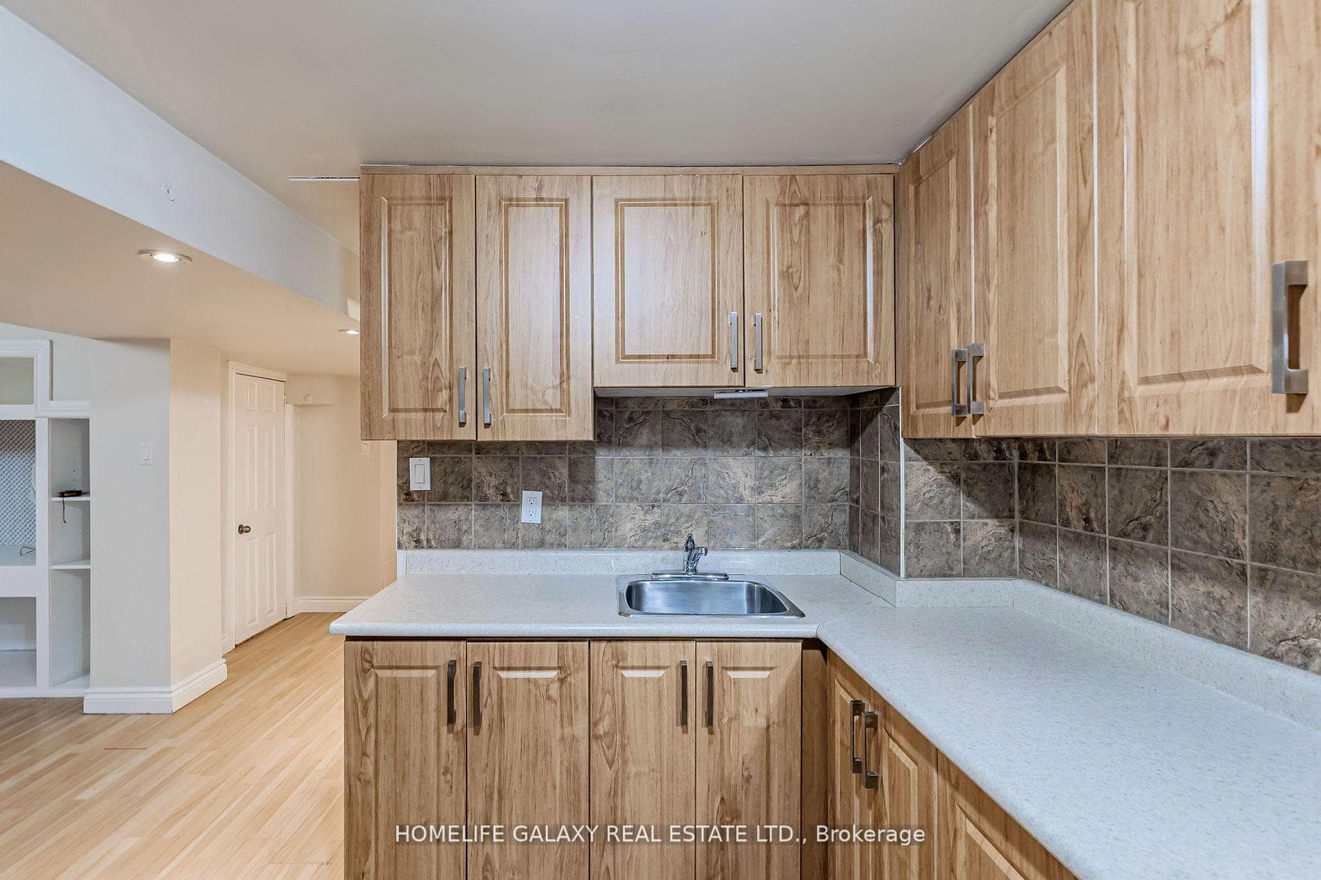 19 Thackery Drive Unit Bsmnt photo 6