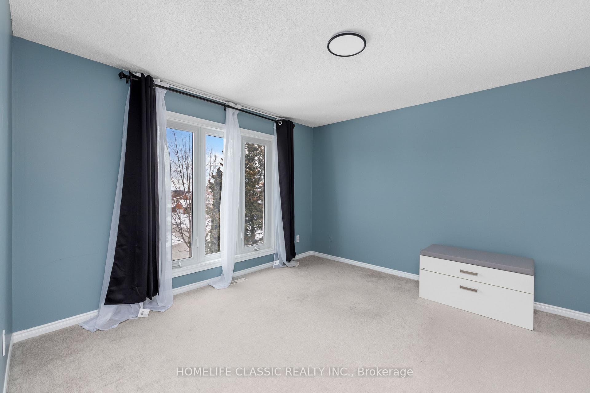 521 Sundown Crescent photo 24