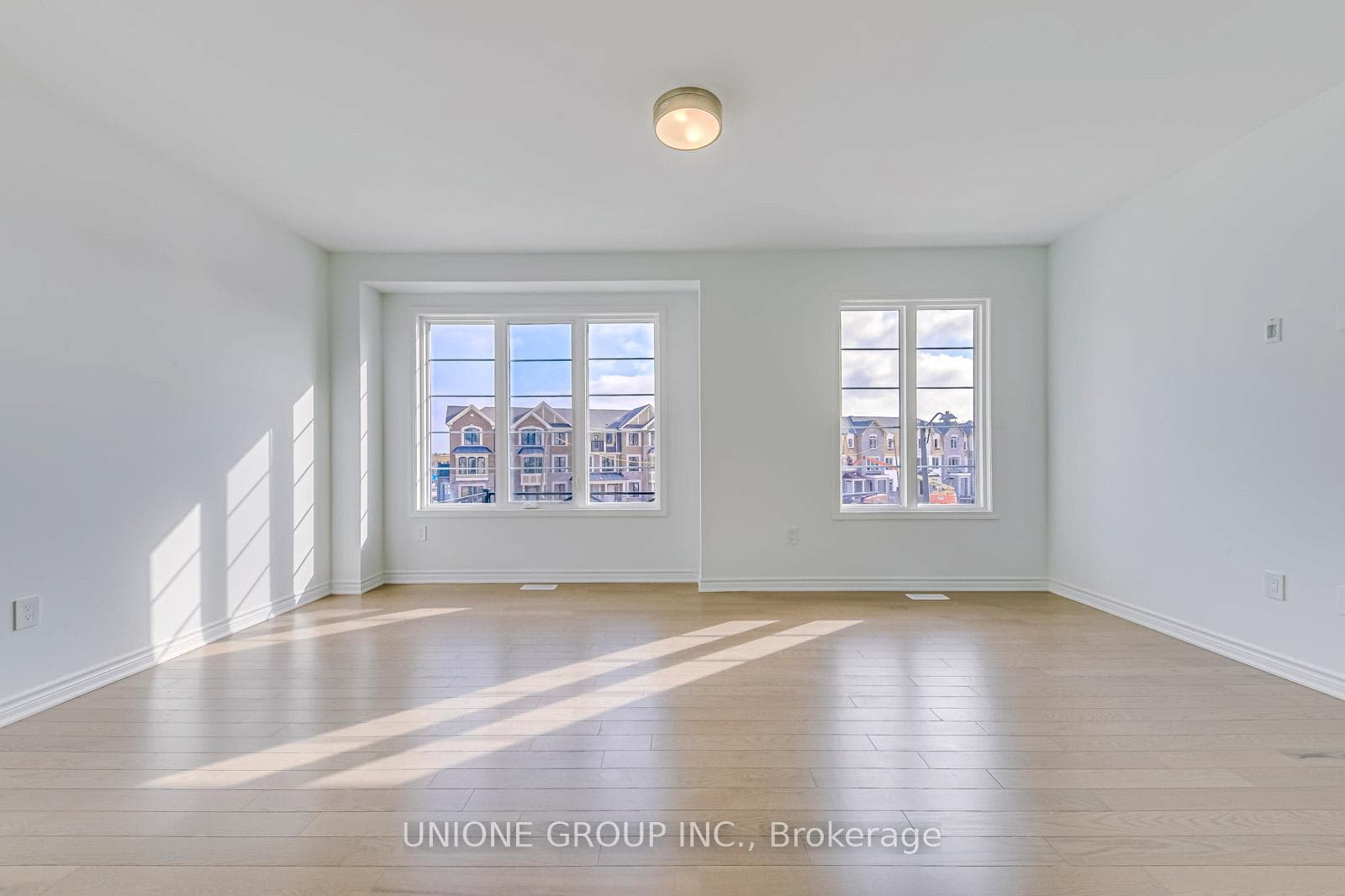 3038 Merrick Road photo 20