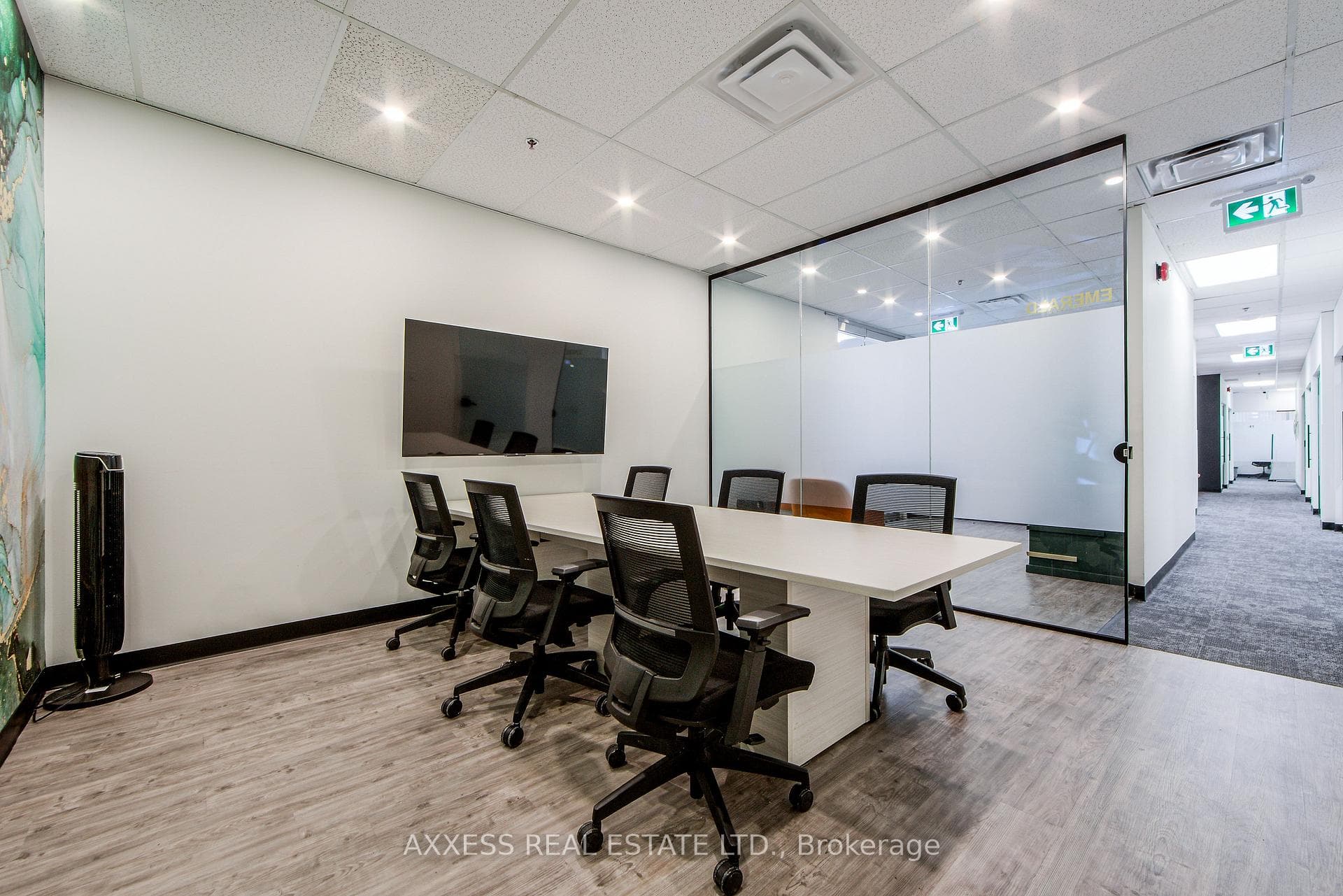 30 Eglinton Avenue Unit 400 photo 40