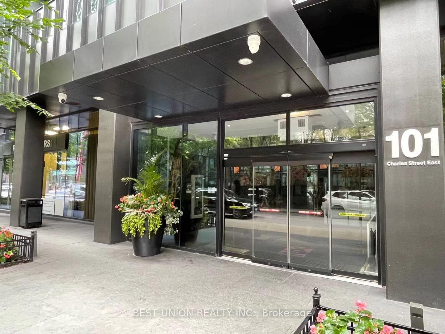 101 Charles Street Unit 1606 photo 6