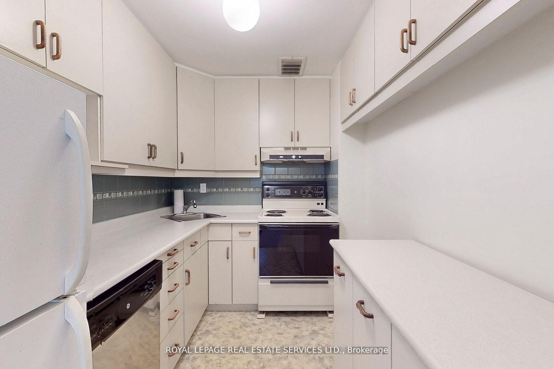 160 The Donway West N/A Unit 201 photo 10