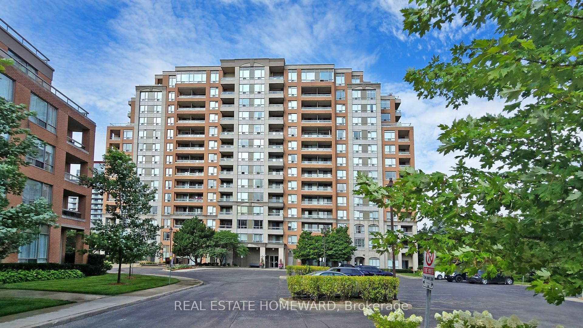 9 Northern Heights Drive Unit 802 photo 1