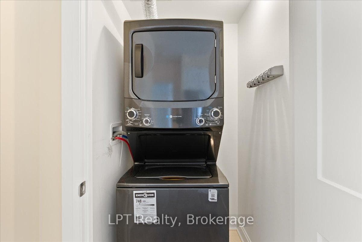 50 Lakebreeze Drive Unit 102 photo 16