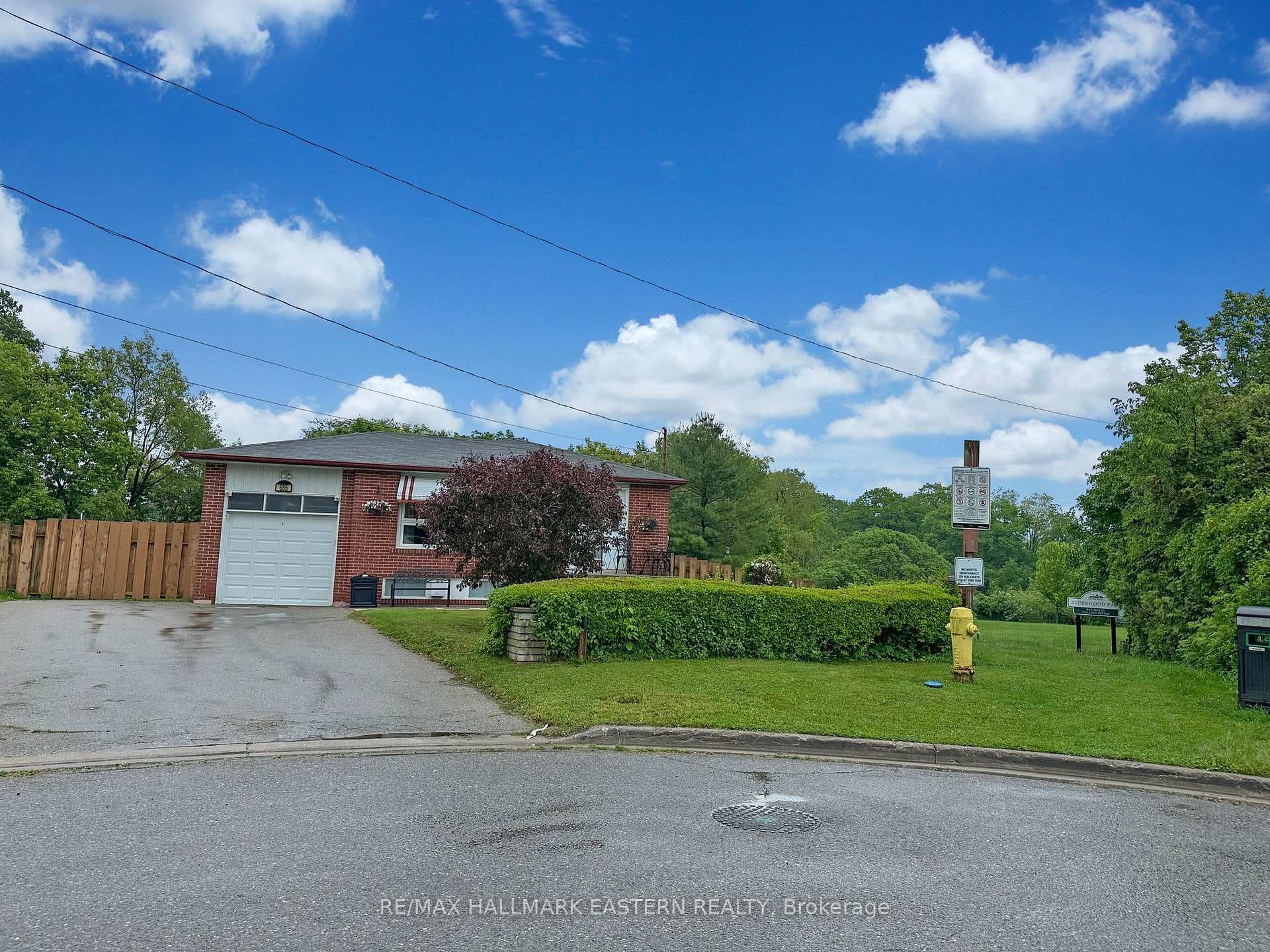 685 Alderwood Place photo 34