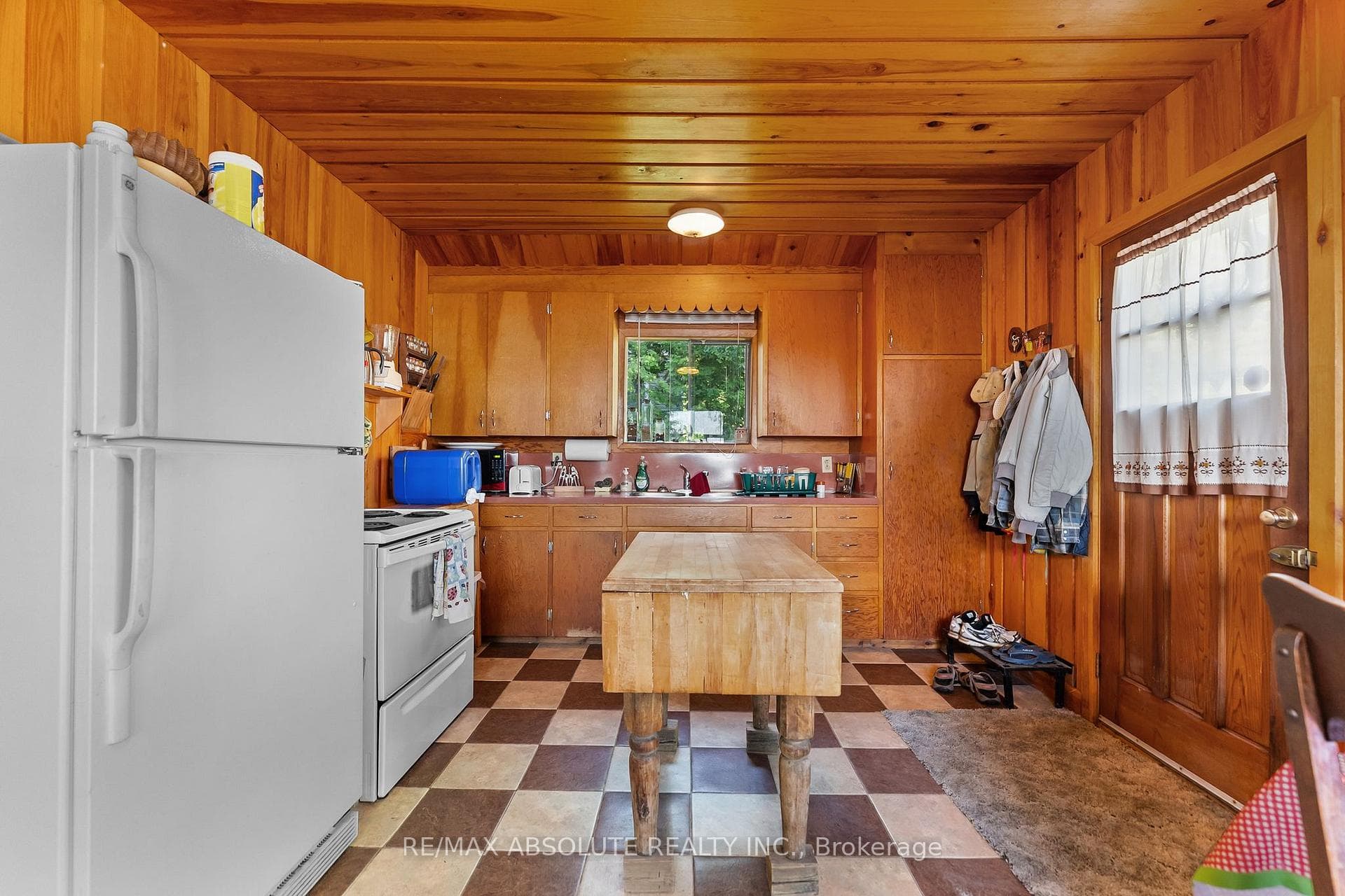 77A Christopher Lane photo 10