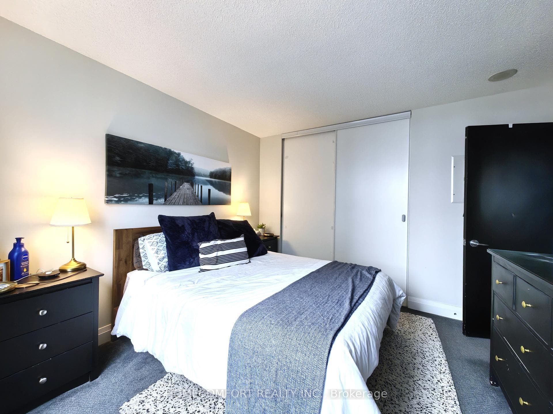 33 Sheppard Avenue Unit 2007 photo 18