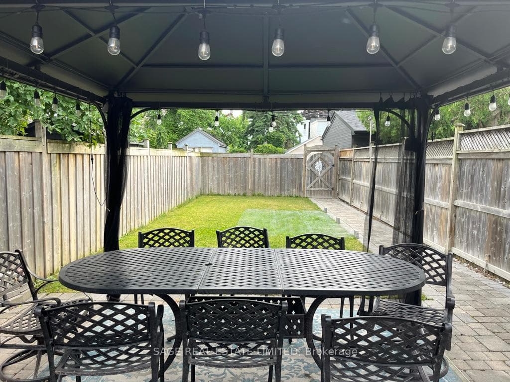 176 Lawlor Avenue photo 29