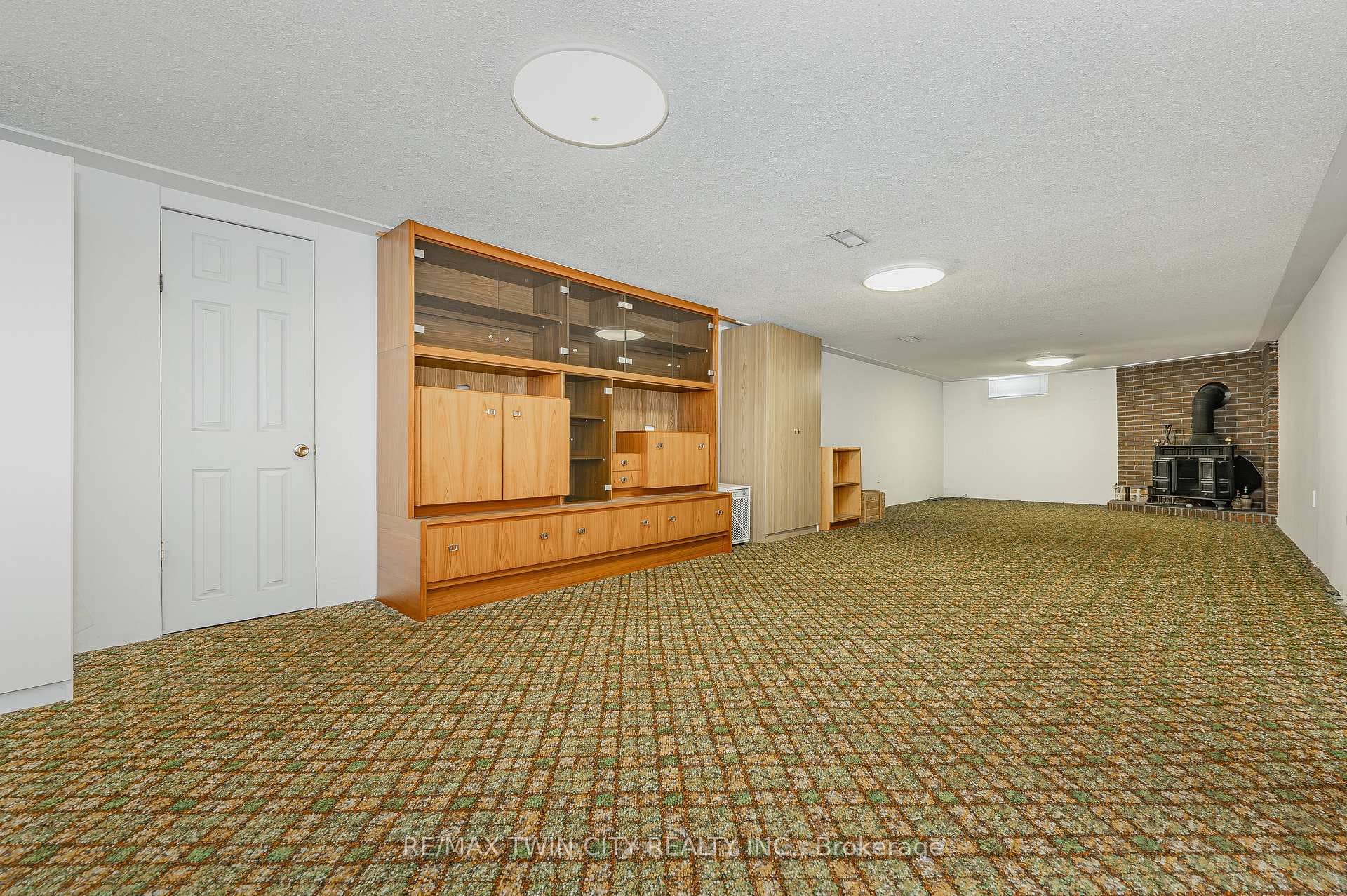 593 Krug Street photo 24