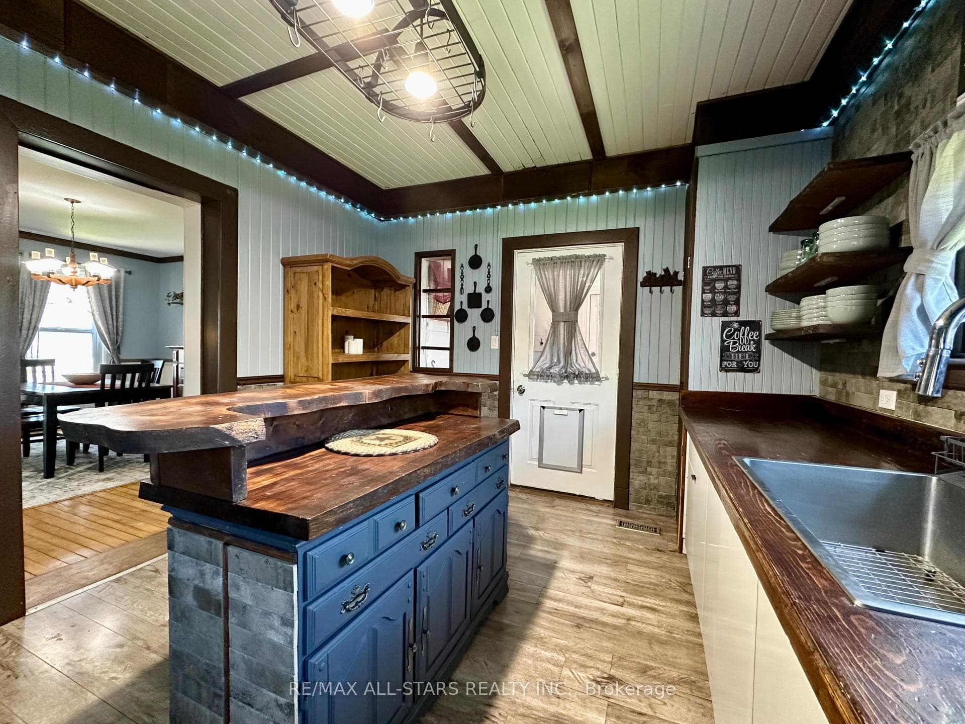 138 Colborne Street photo 23