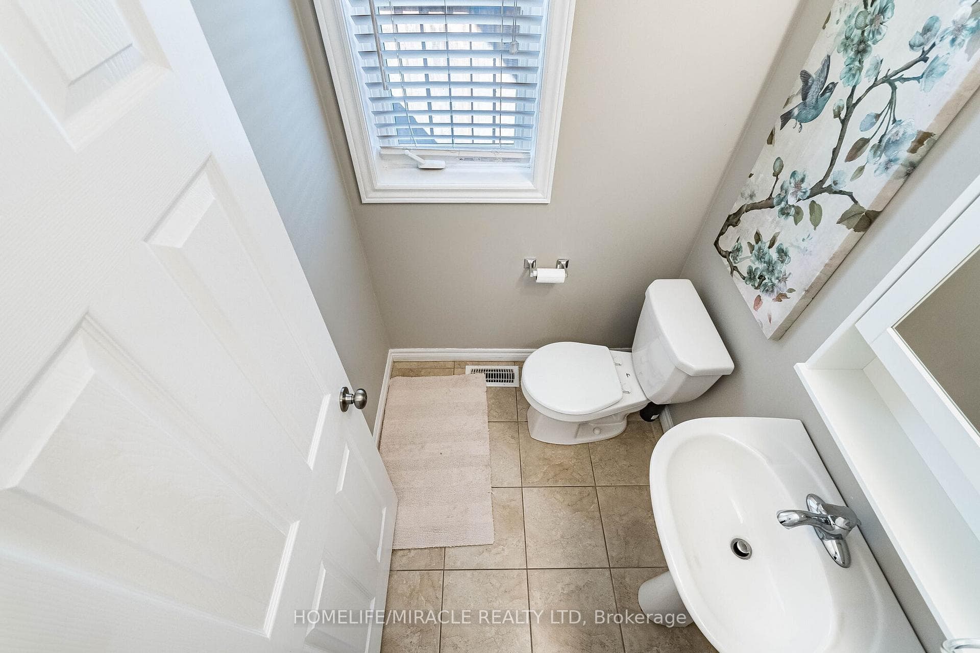 222 Pelech Crescent photo 12