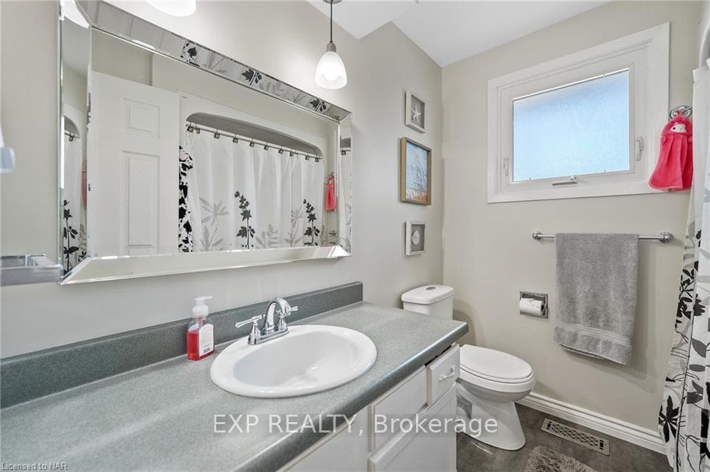 22 SHERMAN Drive photo 18