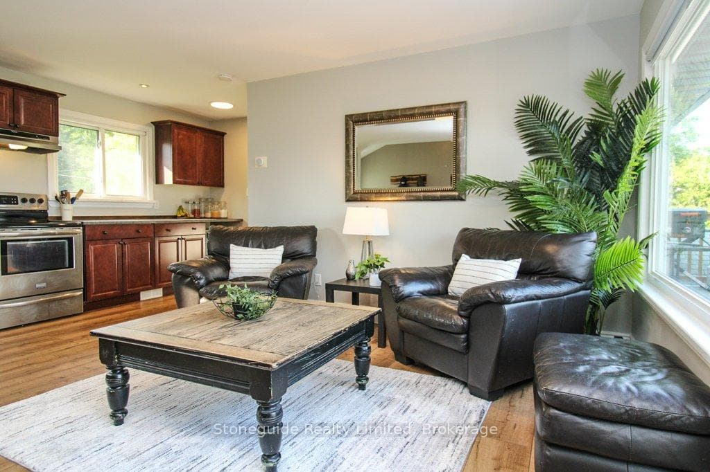 Living Room / Kitchen