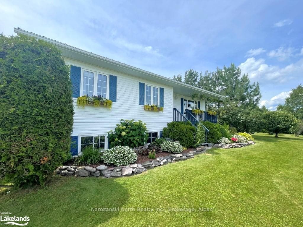 147 ST DAVID Street photo 3