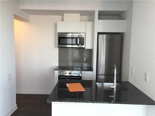 42 Charles Street Unit 409 photo 3
