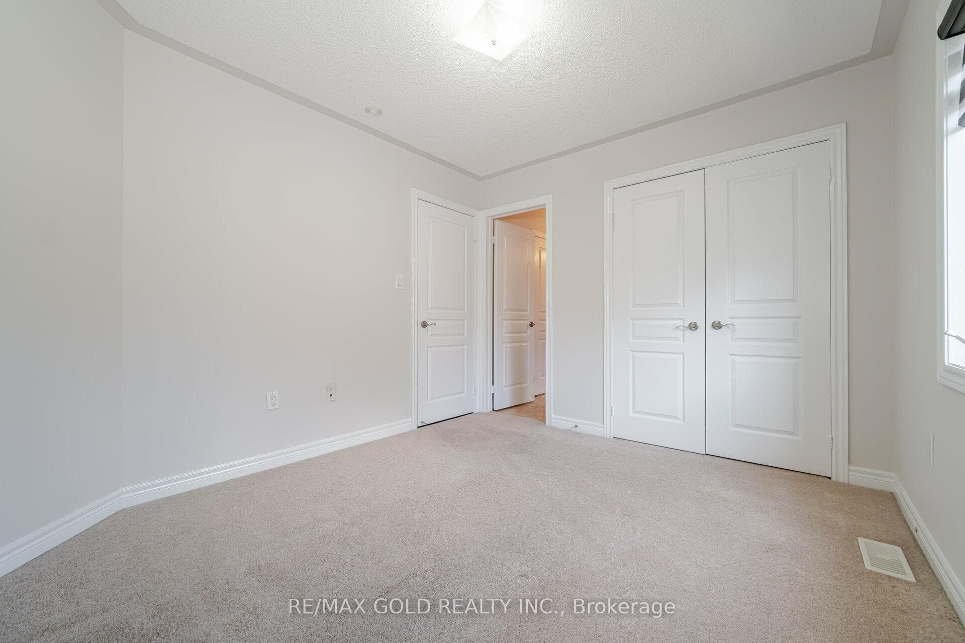 54 Bellcrest Road photo 27