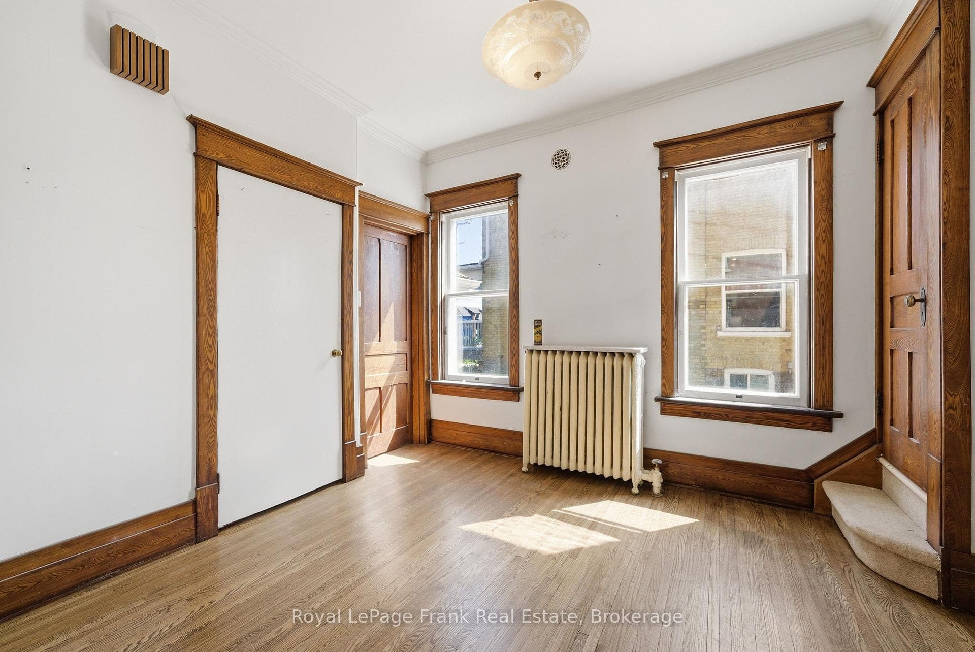 279 Kent Street photo 10