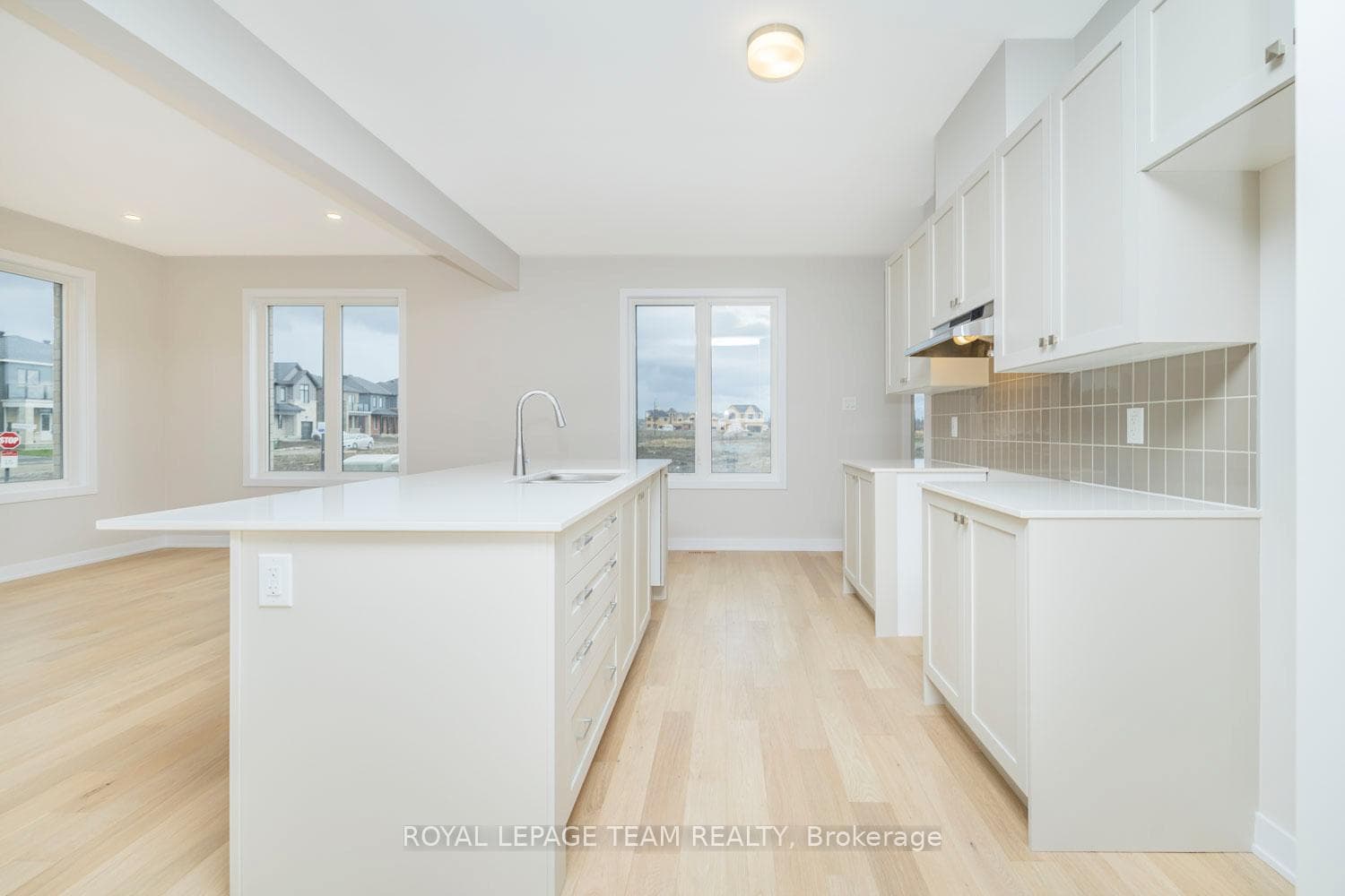 296 SAPLING Grove photo 16