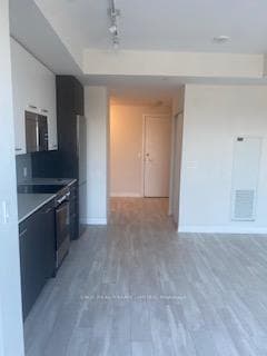 1630 Queen Street Unit 609 photo 5