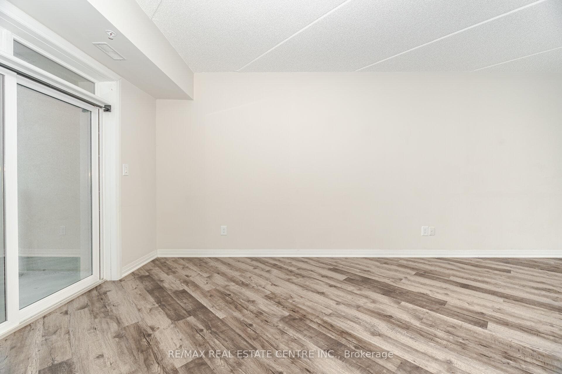 610 Farmstead Drive Unit 320 photo 19