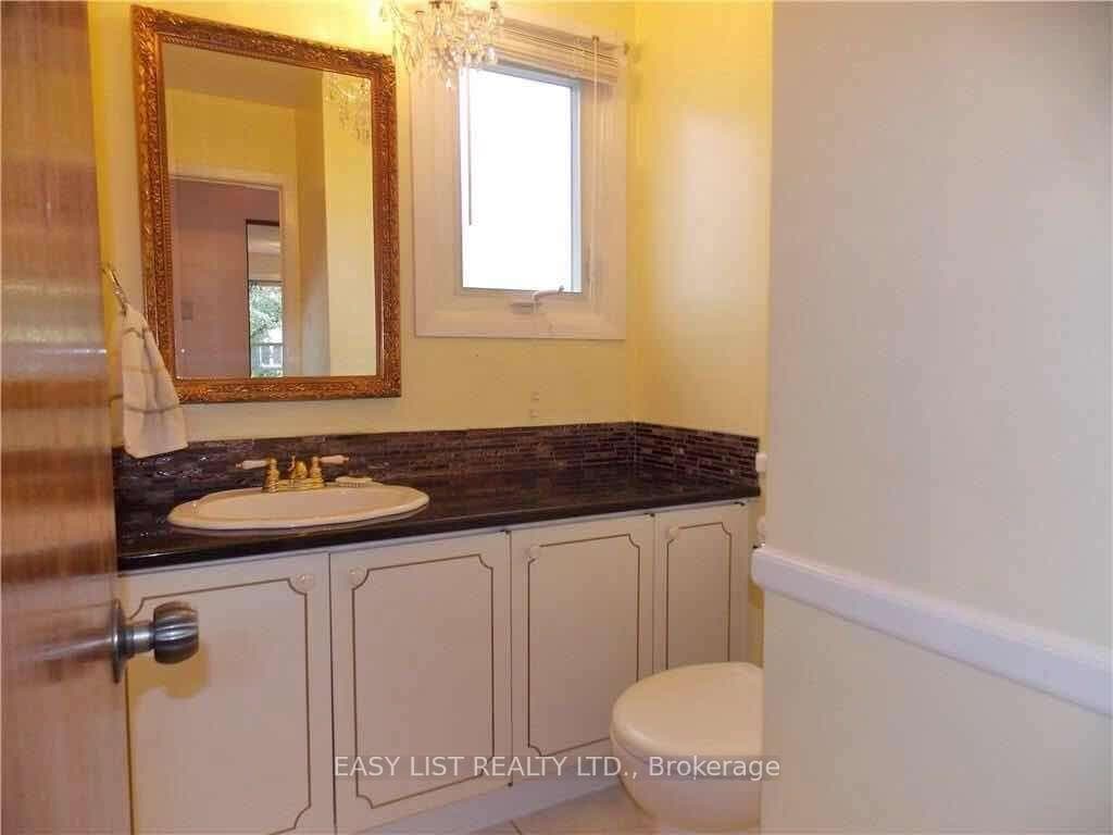 3288 Clearwater Crescent photo 7