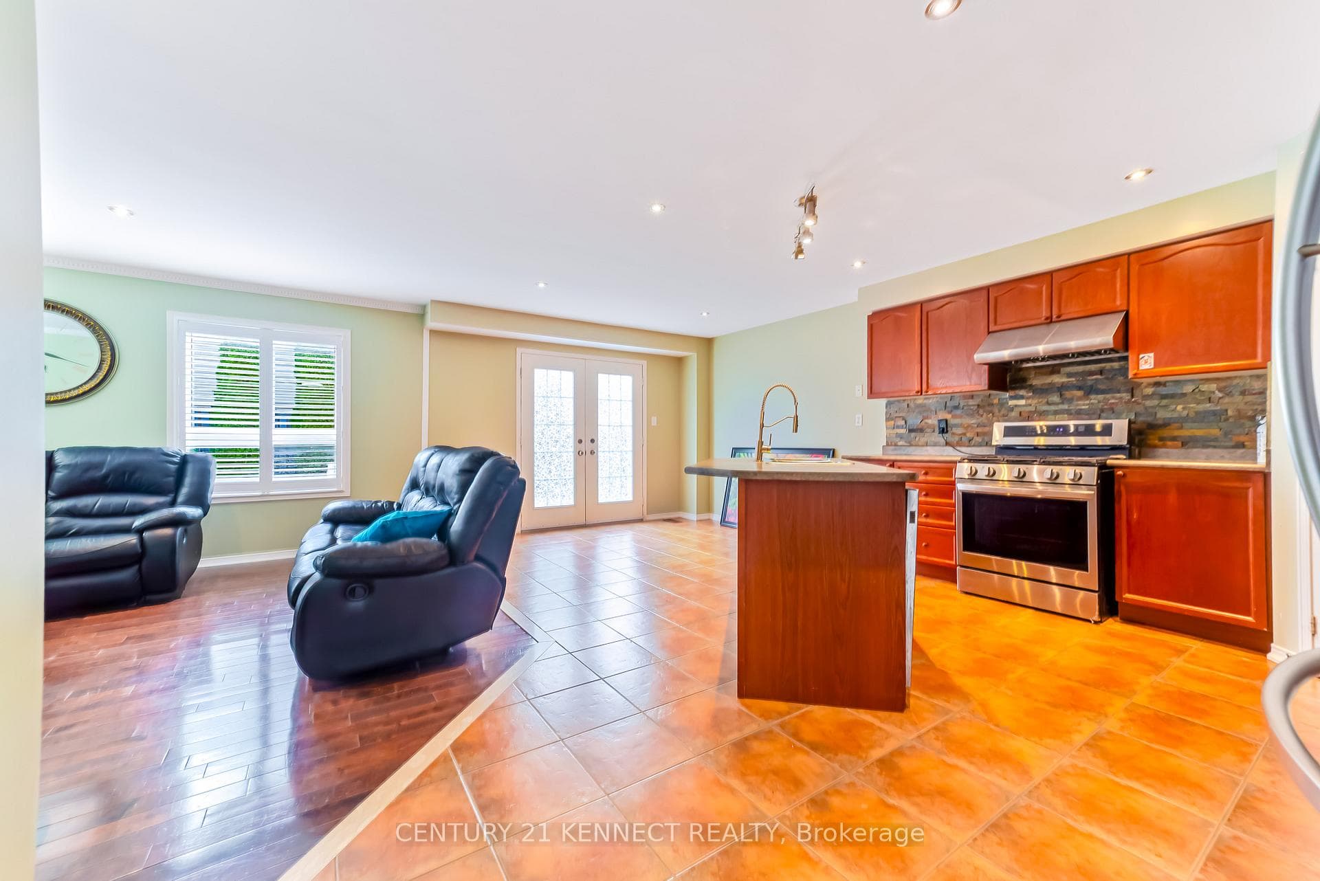 1566 Aldergrove Drive photo 15