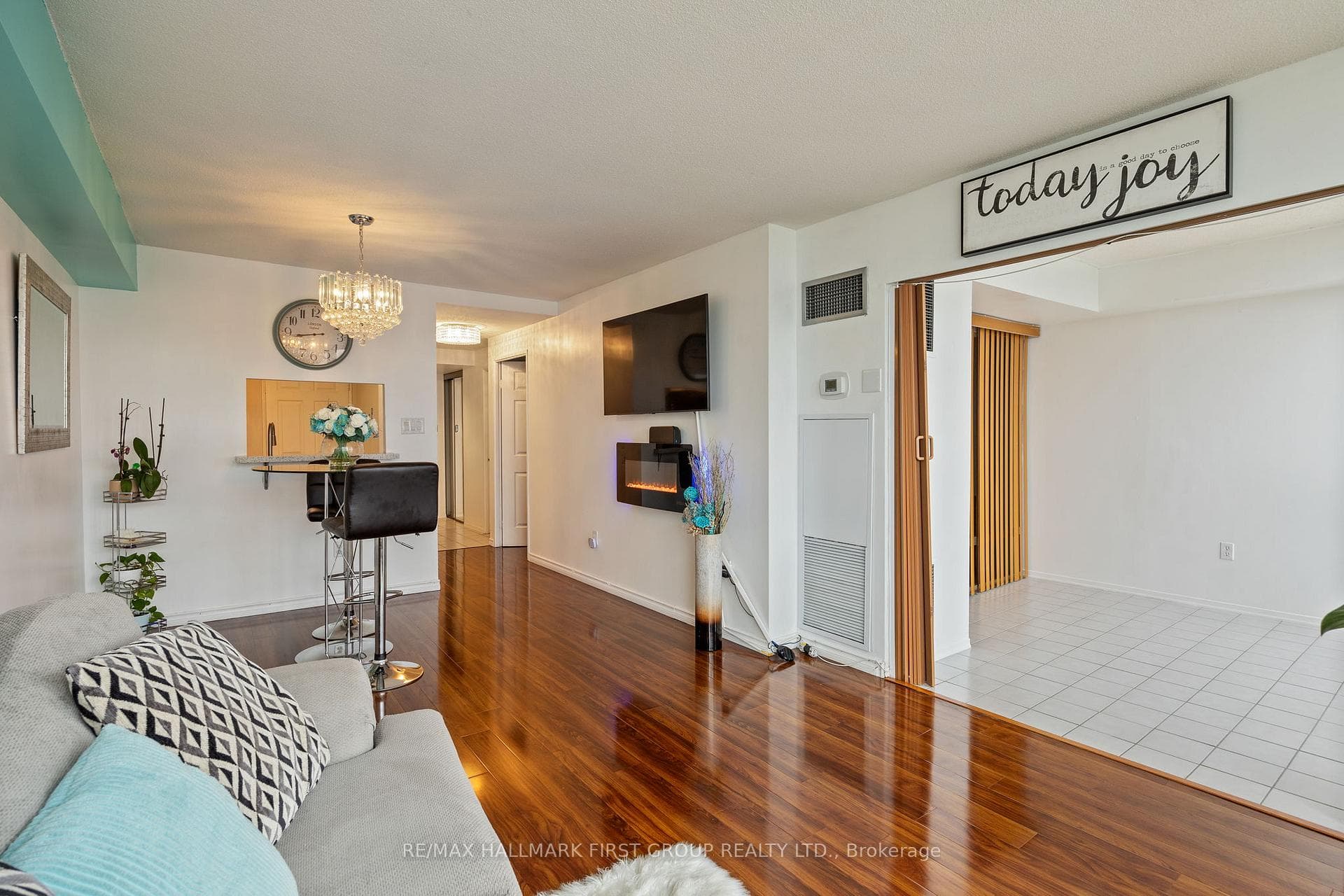 3233 Eglinton Avenue Unit 1811 photo 15