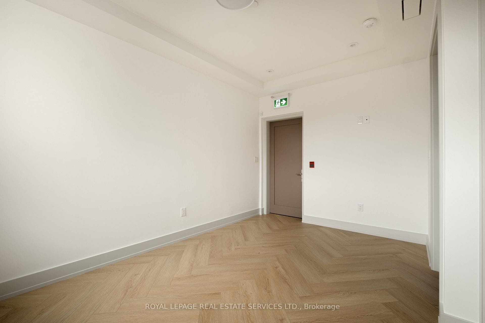 32 Rowanwood Avenue Unit Fourth Level photo 29