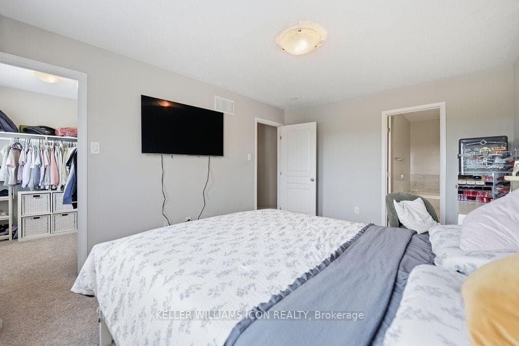 493 Ashbourne Crescent photo 21