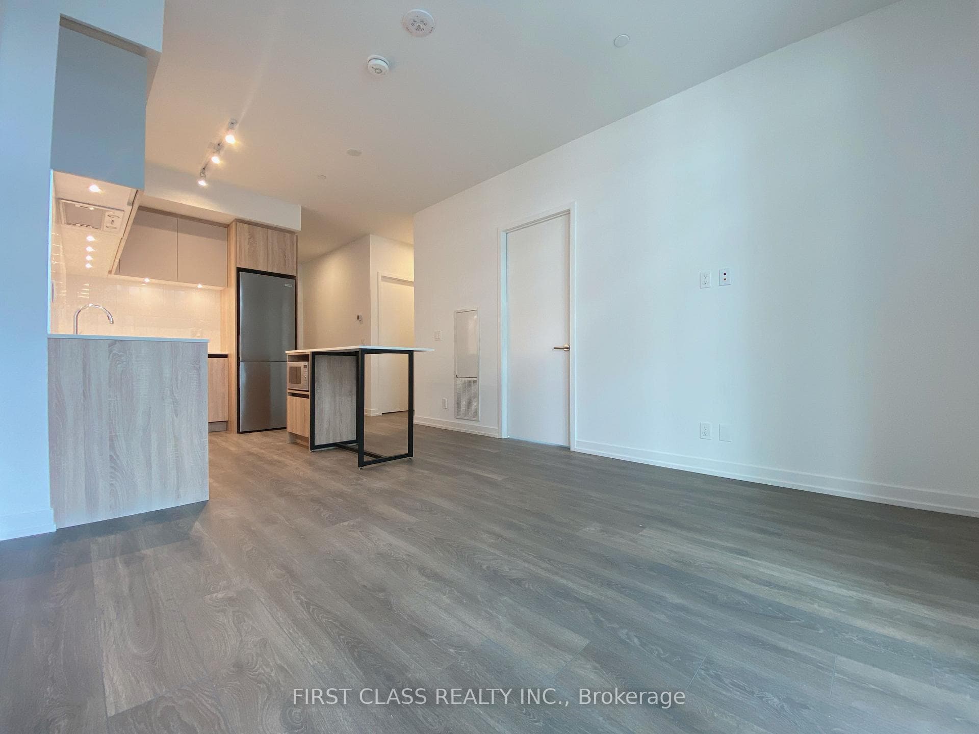 8 Beverley Glen Boulevard Unit D519 photo 6