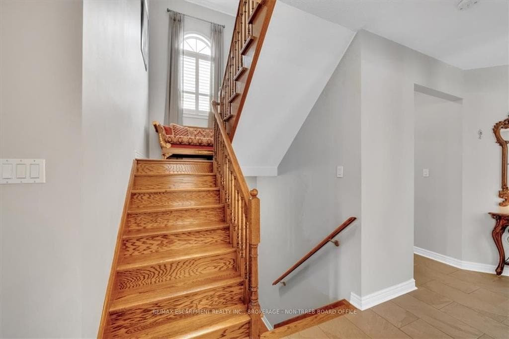 8 Hesham Drive photo 22