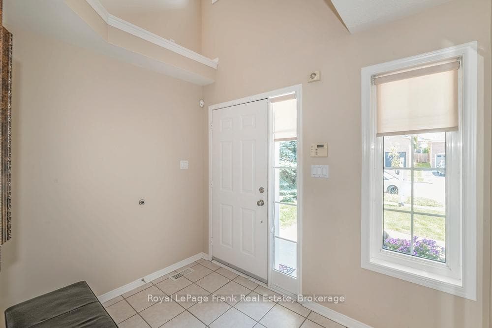 Spacious front entrance way