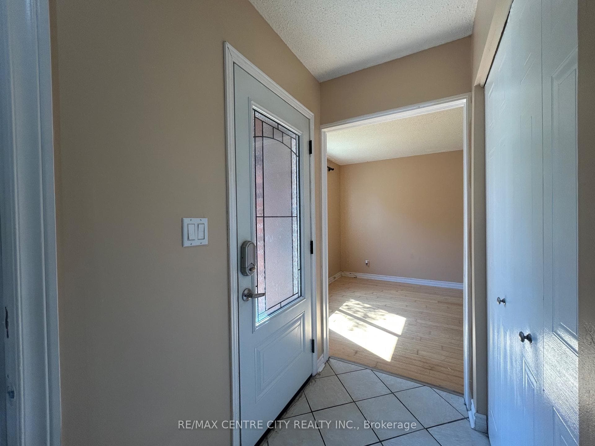 67 Walmer Gardens photo 4