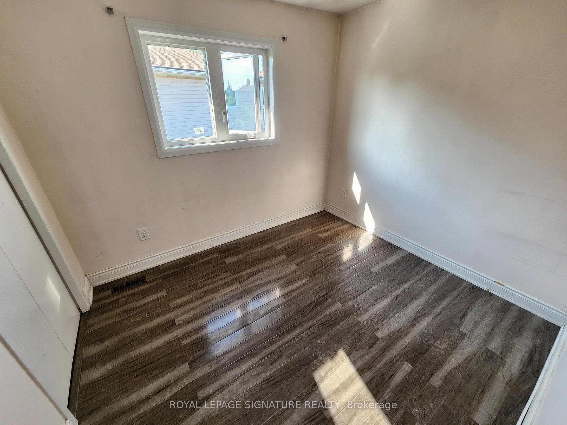 3334 Tallmast Crescent photo 16