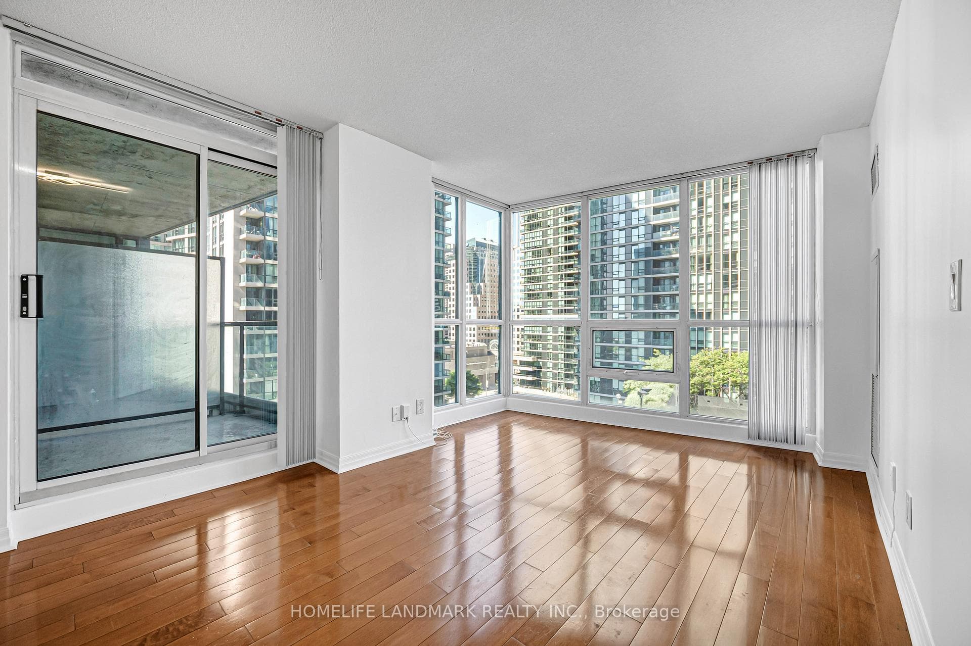 16 Yonge Street Unit 901 photo 24