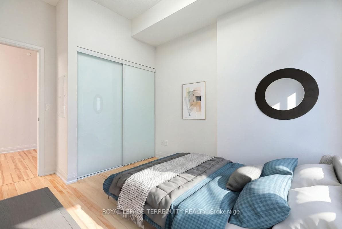 8763 Bayview Avenue Unit 230 photo 7