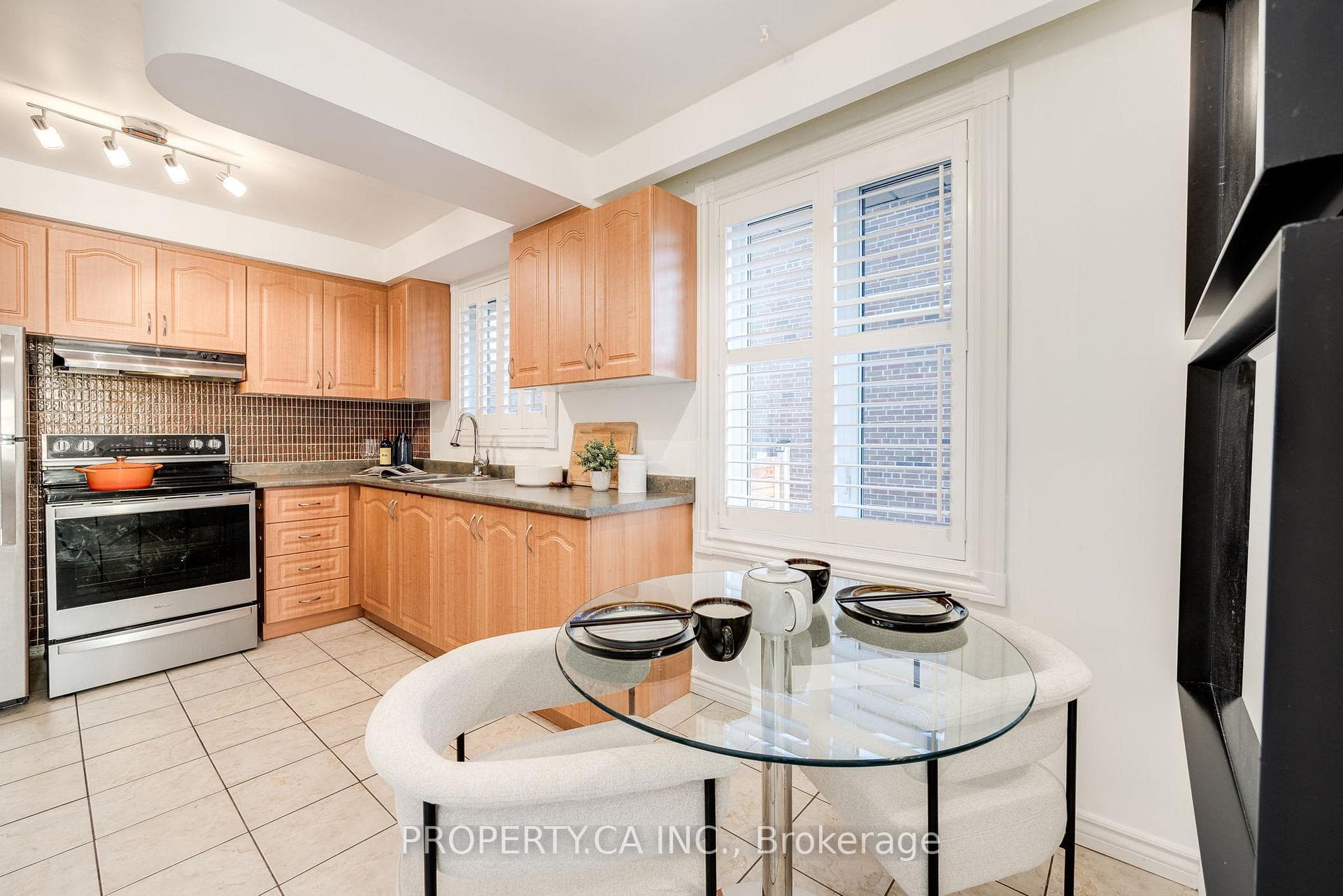 23 Niantic Crescent photo 8