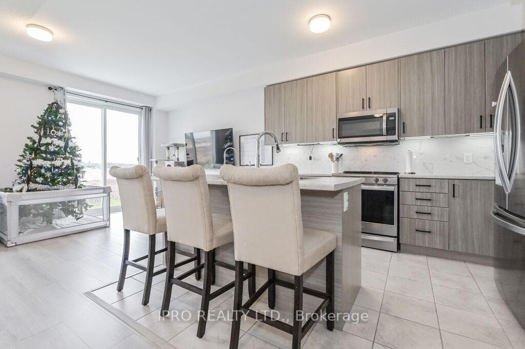 70 Edminston Drive photo 8