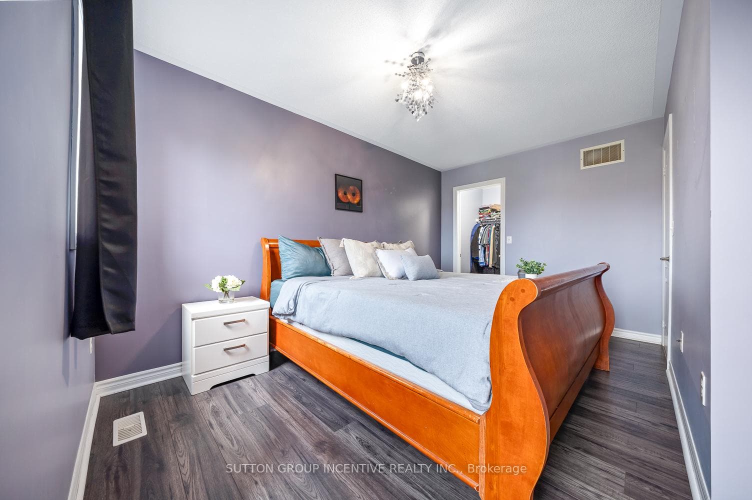 105 COLLIER Crescent photo 18